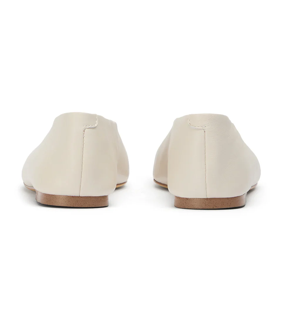 TONY BIANCO BRASH LEATHER FLATS IN DOVE NAPPA - Image 2